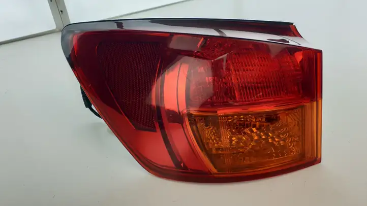 Lexus IS 220D-250-350 (2005 - 2010) Задний фонарь в кузове — фото 1