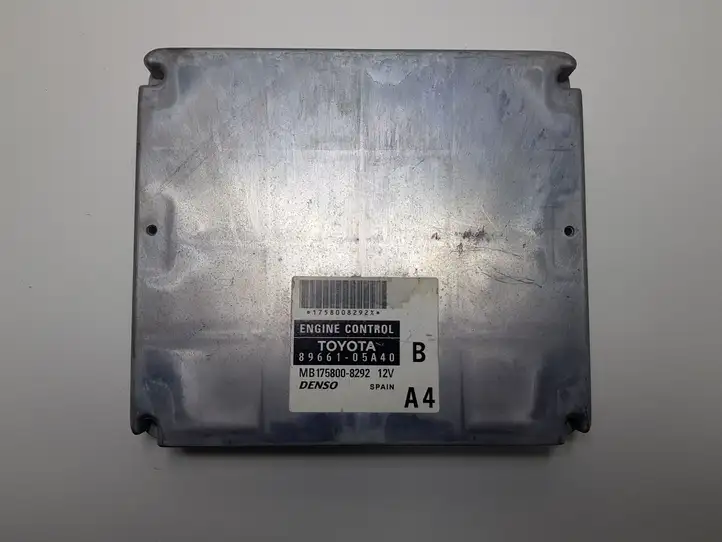 Toyota Corolla Verso AR10 (2004 - 2009) 8966105A40 Блок управления двигателем (ЭБУ) — фото 1