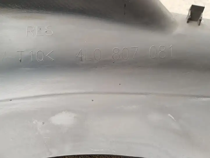 Audi Q7 4L (2005 - 2009) 4L0807081 Облицовка радиатора — фото 2