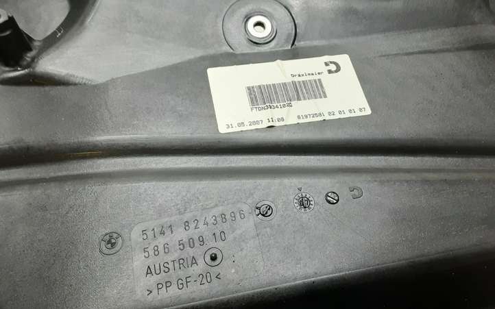 BMW 7 E65 E66 (2001 - 2008)  8243896 Другая деталь отделки пере́дней дверей