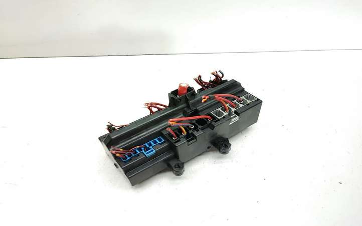 BMW 7 E65 E66 (2001 - 2008)  6900582 Блок предохранителей