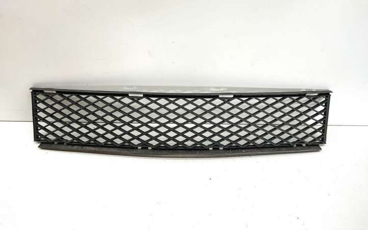 BMW 7 E65 E66 (2001 - 2008)  7135573 Нижняя решётка (из трех частей)