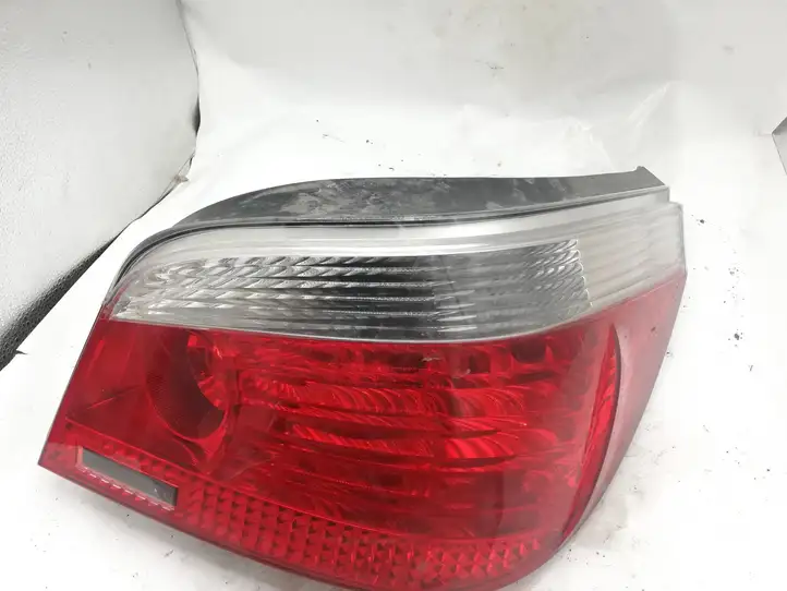 BMW 5 E60 E61 (2004 - 2010) 6910768 Задний фонарь в кузове — фото 1