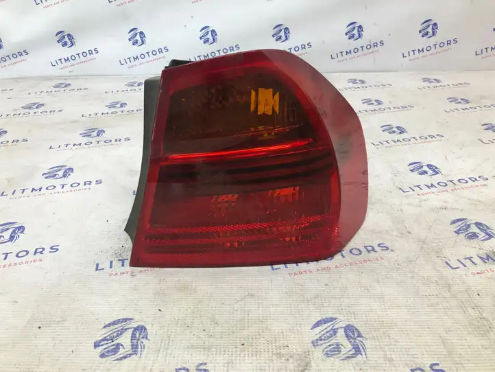 BMW 3 E90 E91 (2005 - 2012) 6937458 Задний фонарь в кузове — фото 1