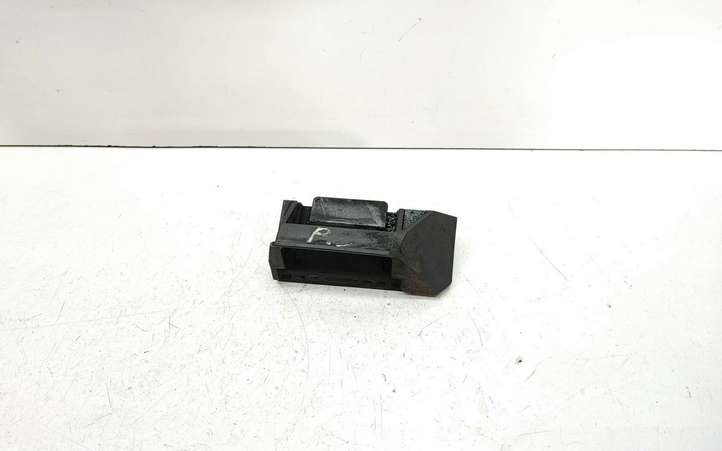 BMW 7 E65 E66 (2001 - 2008)  7508017 Кронштейн