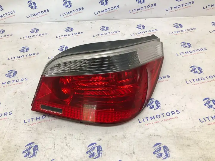 BMW 5 E60 E61 (2004 - 2010) 6910768 Задний фонарь в кузове — фото 1