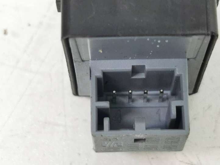 Audi A4 (2004 - 2009)  8E0959855 Кнопка стеклоподъемников