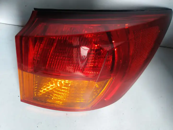 Lexus IS 220D-250-350 (2005 - 2010) Задний фонарь в кузове — фото 1