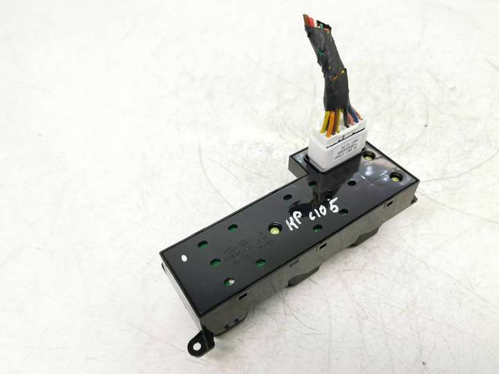 Hyundai i30 (2007 - 2012)  935702L010 Кнопка стеклоподъемников