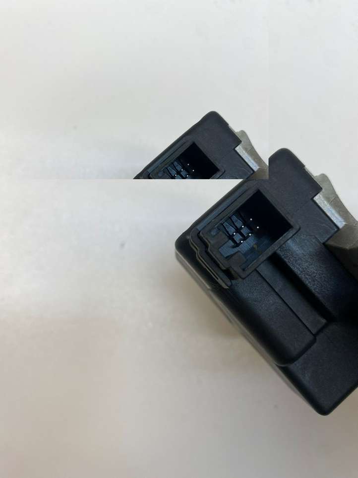 Audi A4 (2007 - 2011)  8K0905852D Замок руля