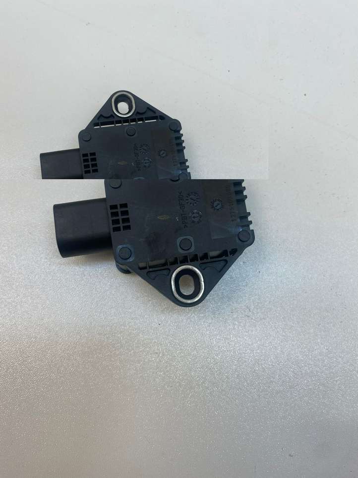 Audi A4 (2007 - 2011)  8K0907637C Датчик ESP (системы стабильности) (датчик курсовой устойчивости))