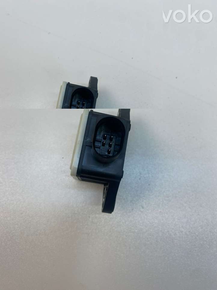 Audi A4 (2007 - 2011)  8K0907637C Датчик ESP (системы стабильности) (датчик курсовой устойчивости))