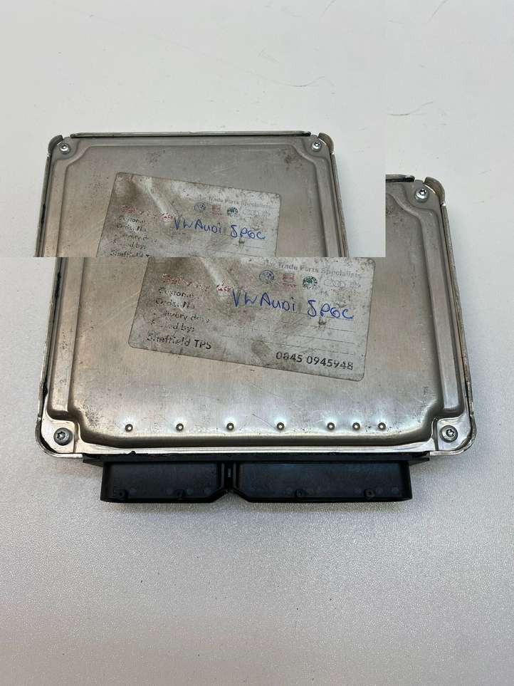 Audi A4 (2004 - 2009)  8E0910560X Блок управления двигателя