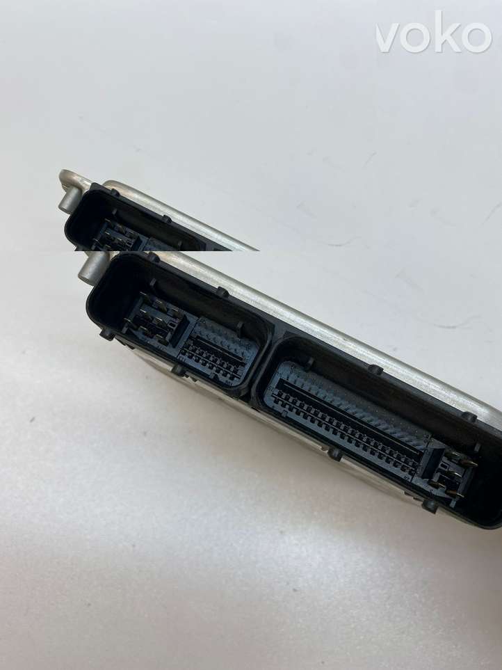 Audi A4 (2000 - 2006)  4B1907401B Блок управления двигателя