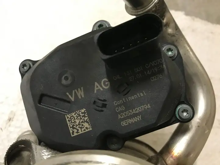 Volkswagen Golf VII (2013 - 2019) 04L131501 Охладитель клапана EGR — фото 1