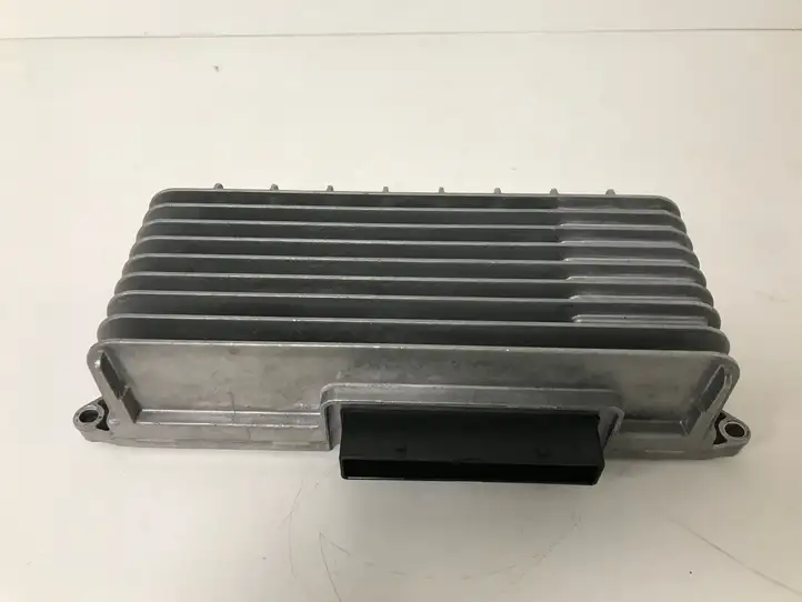 Audi A4 S4 B8 8K (2007 - 2011) 8T0035223AH Усилитель звука — фото 1