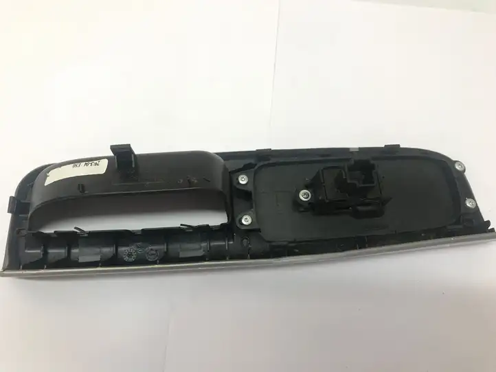 Volvo V50 (2004 - 2008) 8679669 Кнопка стеклоподъемников — фото 4