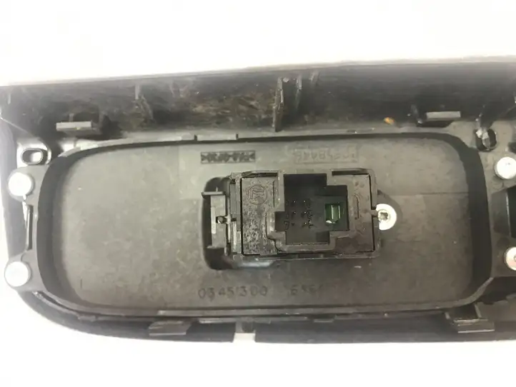 Volvo V50 (2004 - 2008) 8679669 Кнопка стеклоподъемников — фото 5