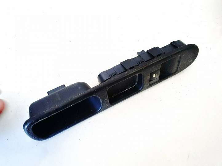 Peugeot 307 (2001 - 2005)  532621 Кнопка стеклоподъемников