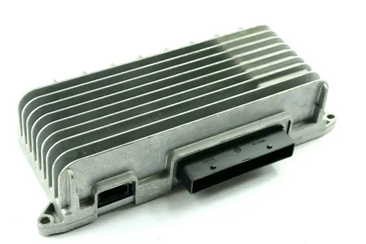Audi A6 S6 C6 4F (2004 - 2008) 4L0910223E Усилитель звука — фото 1