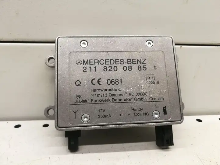 Mercedes-Benz CLK A209,C209 (2002 - 2009) A2118200885 Усилитель антенны — фото 1