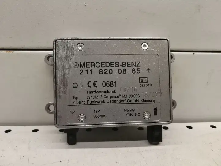 Mercedes-Benz E W211 (2002 - 2009) A2118200885 Усилитель антенны — фото 1