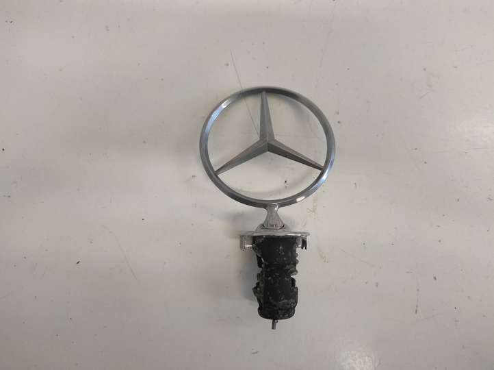 Mercedes-Benz C W203 (2000 - 2007)   Значок производителя
