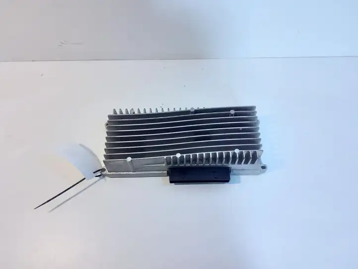 Audi A5 8T 8F (2007 - 2011) 8R0035223F Усилитель звука — фото 1