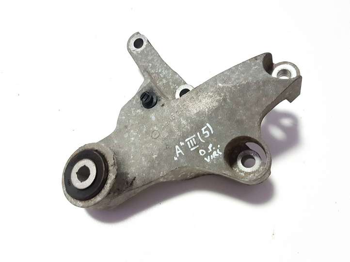 Mercedes-Benz A W176 (2012 - 2018)  A2462401309 Кронштейн