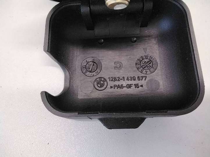 BMW X5 E53 (1999 - 2006)  12521439677 Узел подключения плюсовых проводов