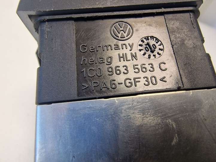 Volkswagen  New Beetle (1997 - 2005)  1C0963563C Включатель обогрева