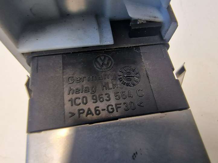 Volkswagen  New Beetle (1997 - 2005)  1C0963564C Включатель обогрева