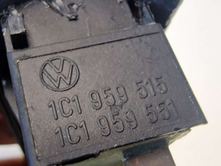 Volkswagen  New Beetle (1997 - 2005)  1C1959551 Включатель открытия топливного бака