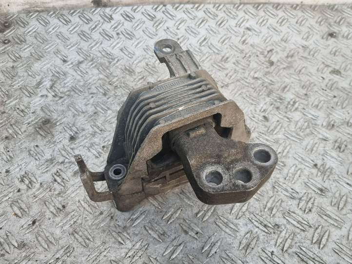 Opel Astra (2009 - 2012)  13248476 Подушка двигателя