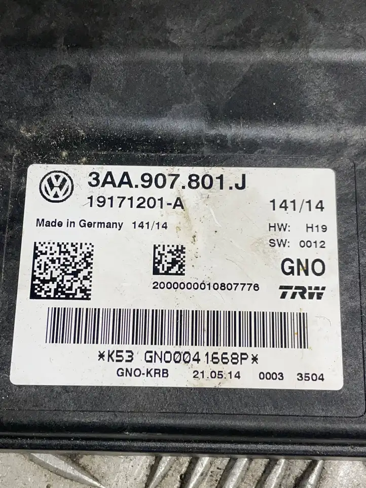 Volkswagen Tiguan (2011 - 2016) 3AA907801J Блок управления стояночным тормозом — фото 3