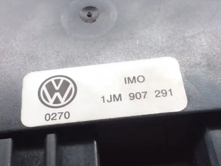Volkswagen New Beetle (1997 - 2005) 1J0959799AH Модуль управления кузовом (BCM) — фото 4