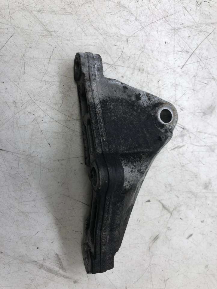 24168110 BMW 1 F20 F21 Kita variklio skyriaus detalė