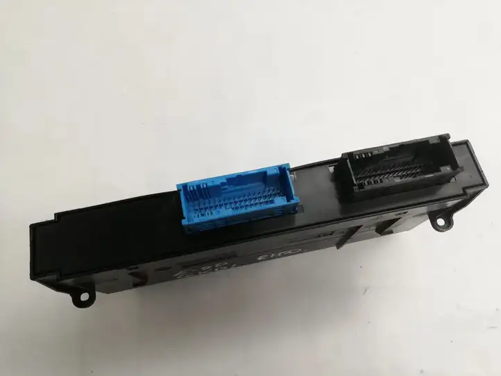 BMW 3 E90 E91 (2005 - 2012)  9187536 Модуль кузова