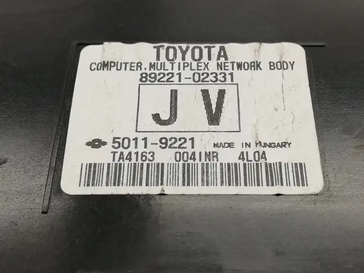Toyota Auris E180 (2012 - 2018) 8922102331 Модуль управления кузовом (BCM) — фото 4
