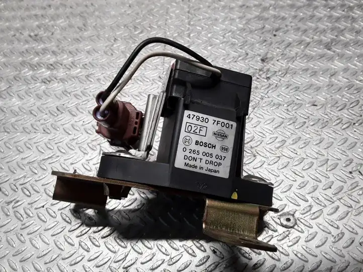 Nissan Terrano (1992 - 2006) 479307F001 Датчик удара SRS — фото 1
