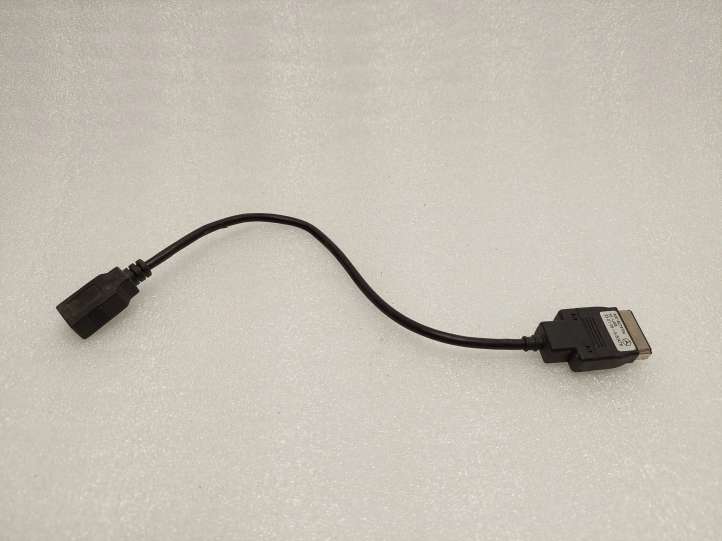 A0018276704 Mercedes-Benz C W204 USB jungtis