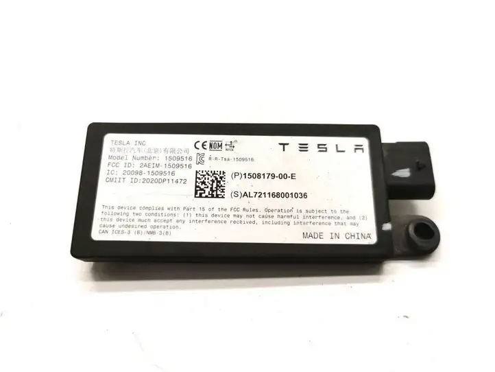 Tesla Model Y (2019 - 2024) 1508179-00-E Bluetooth модуль — фото 1