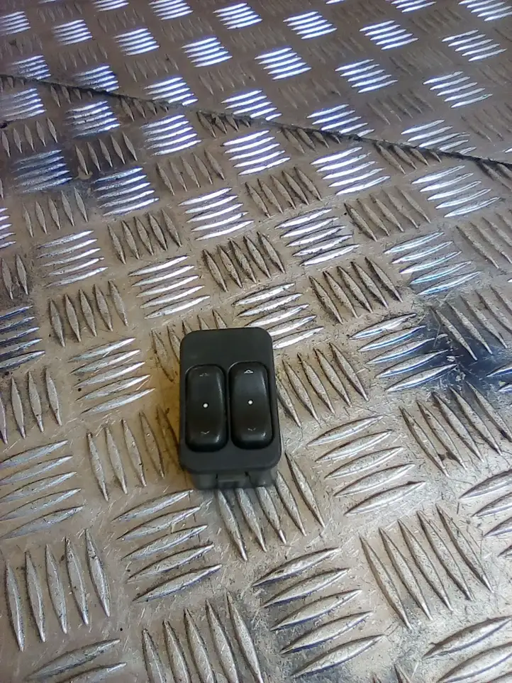 Opel Meriva A (2002 - 2006) 13363202 Кнопка стеклоподъемников — фото 1