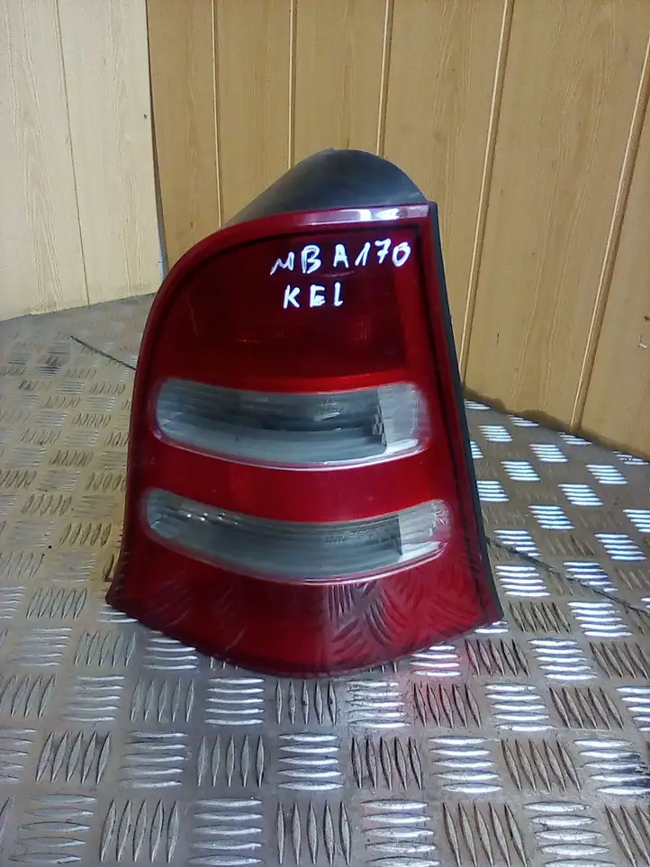 Mercedes-Benz A W168 (1997 - 2004) 1688202864R Задний фонарь в кузове — фото 1