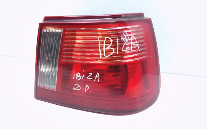 Seat Ibiza II (6k) (1999 - 2002) 6K6945258C Задний фонарь в кузове — фото 1