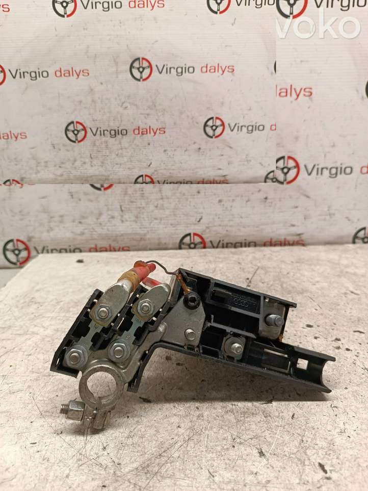 Audi A6 (2004 - 2008)  4F0915519 Узел подключения плюсовых проводов