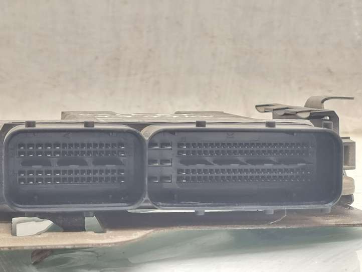Volkswagen Golf Plus (2004 - 2008)  03G906021HC Блок управления двигателя