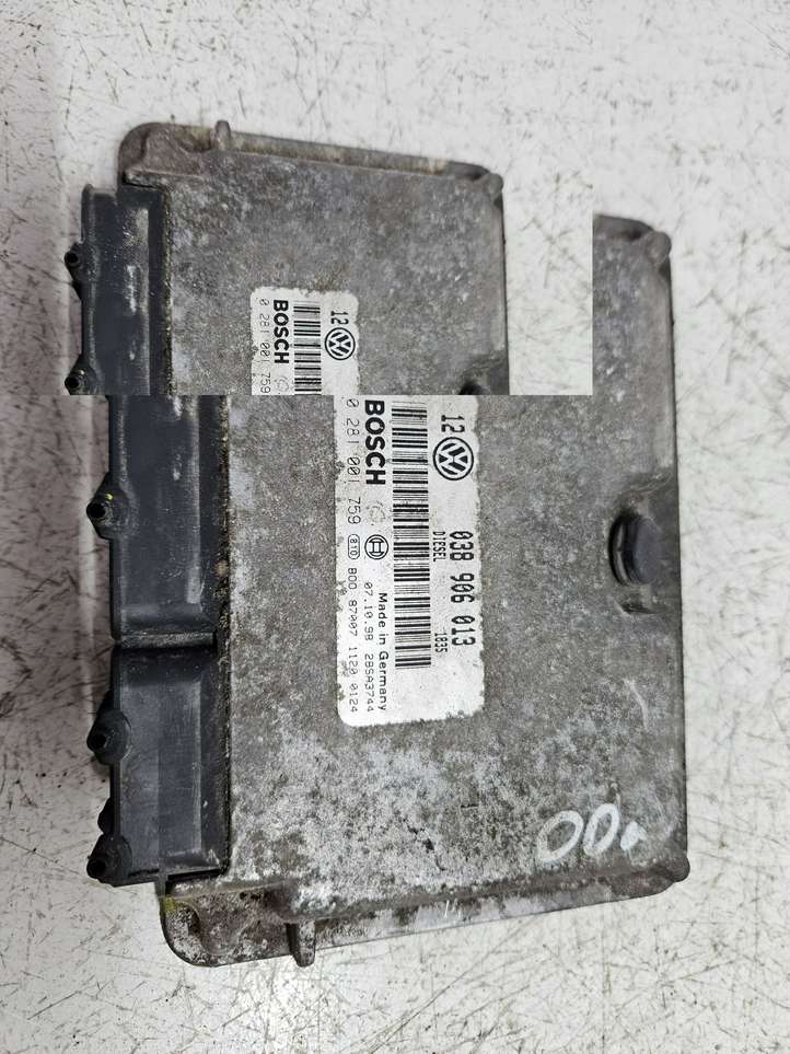 Volkswagen Golf IV (1998 - 2005)  038906013 Блок управления двигателя