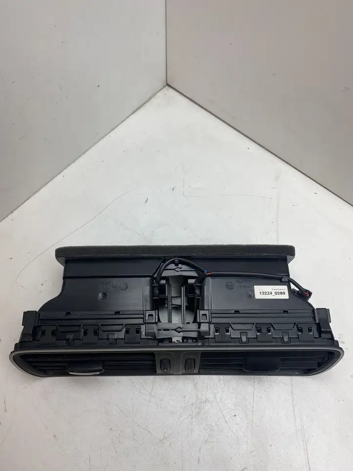 Volkswagen PASSAT B7 (2011 - 2014) 3AB819728A Центральный воздушный дефлектор — фото 2