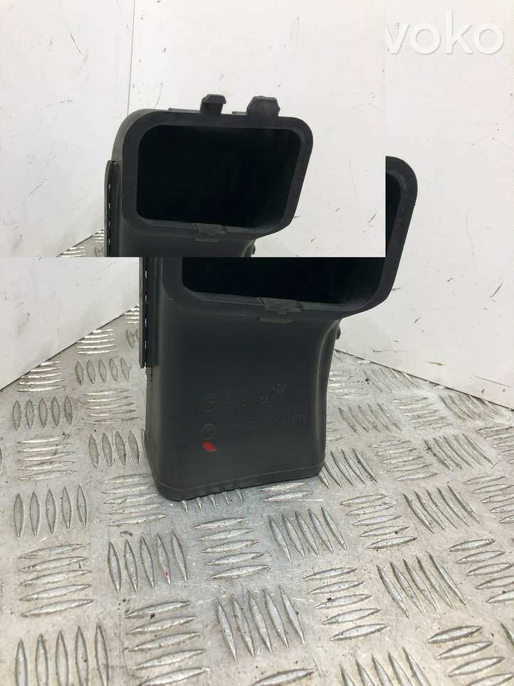 BMW 7 F01 F02 F03 F04 (2008 - 2016)  7577470 Деталь (детали) канала забора воздуха